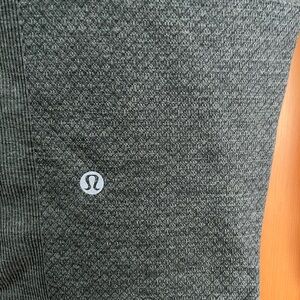 Lululemon green cropped leggings